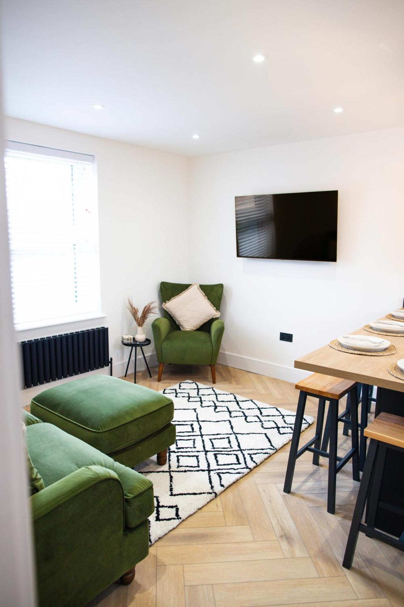 Apartment No 85 *